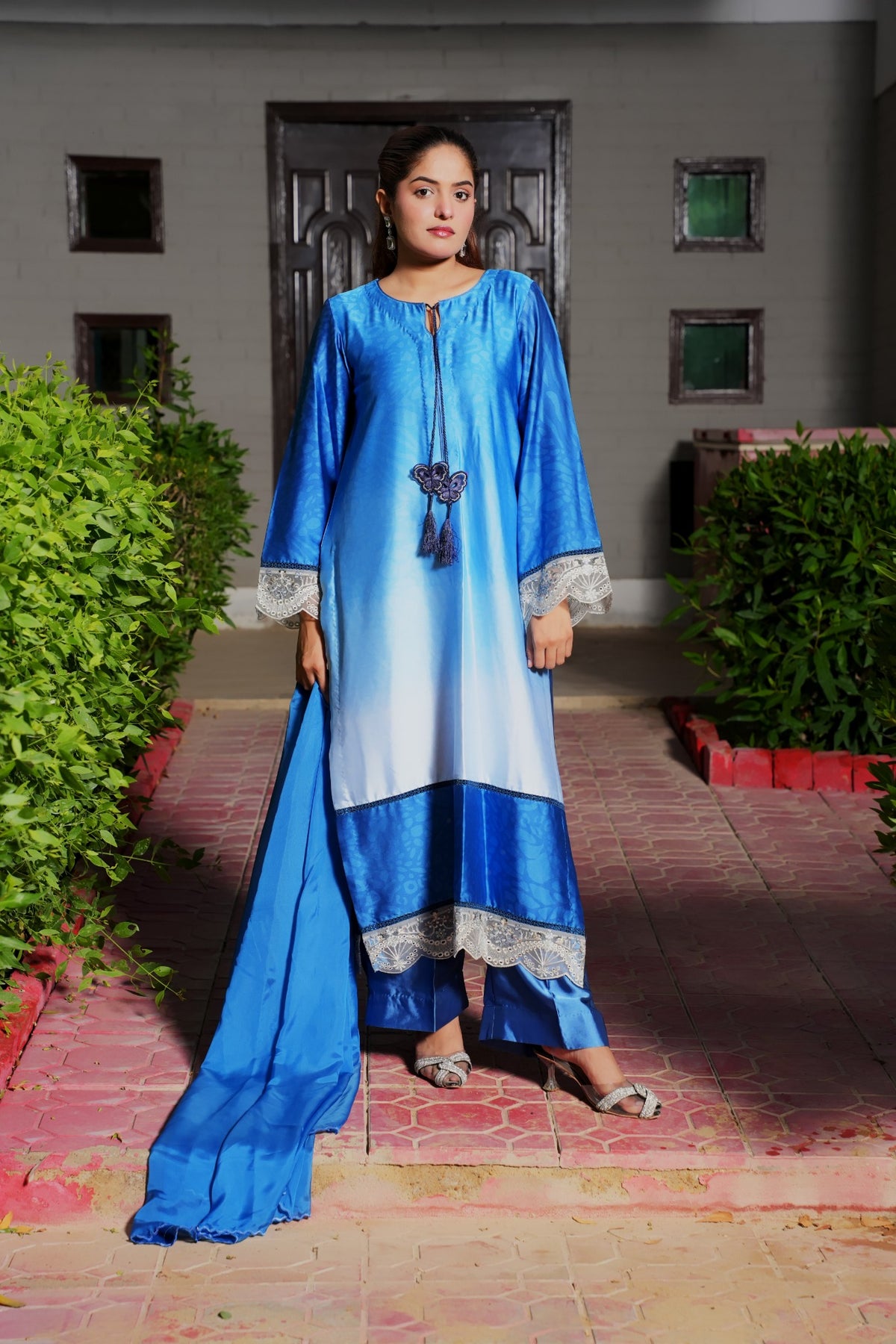 Blue double shade silk suit — view 3