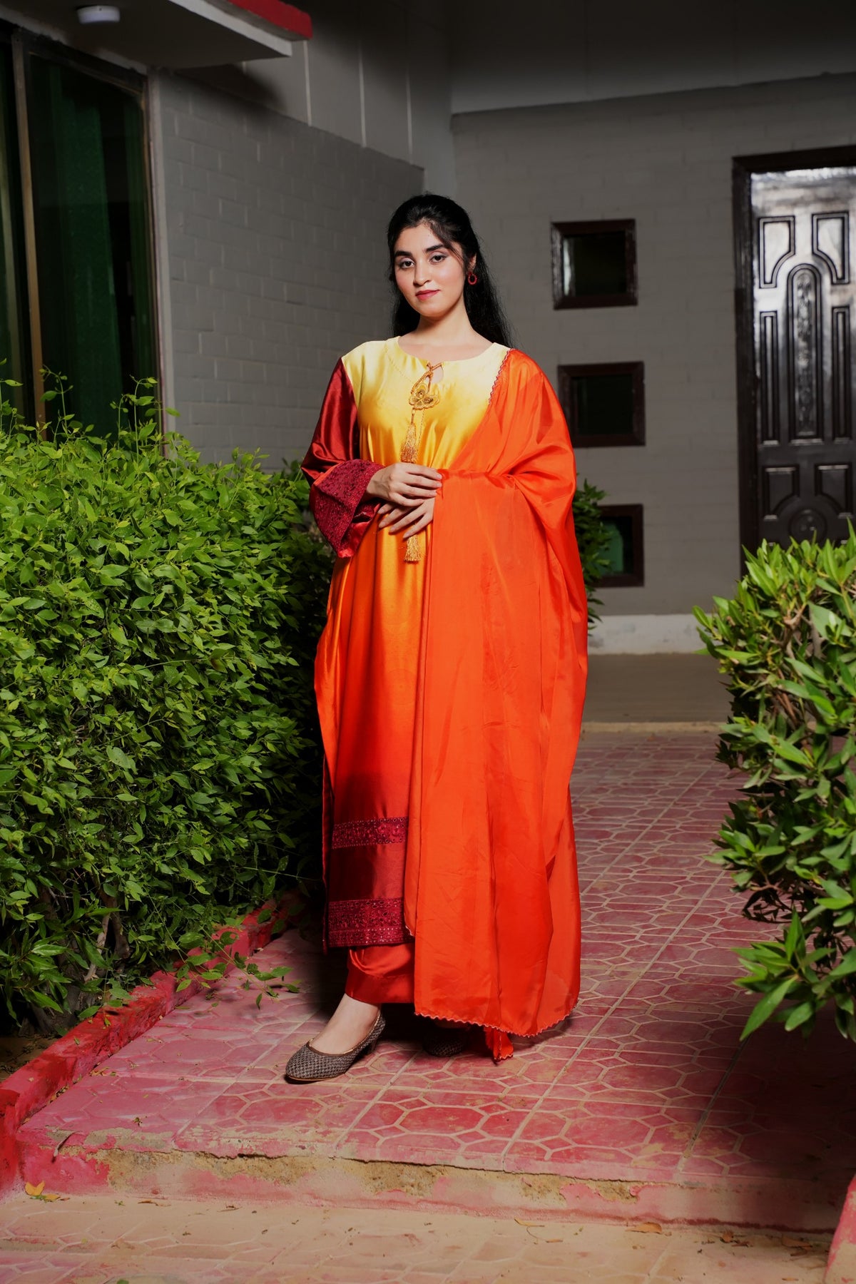 Orange-red gradient silk suit — view 2